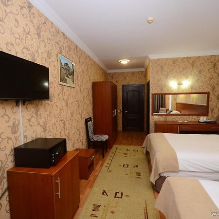 באטומי Hotel Istanbul מראה חיצוני תמונה
