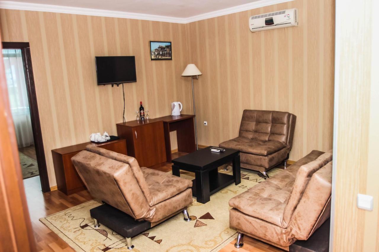 באטומי Hotel Istanbul מראה חיצוני תמונה