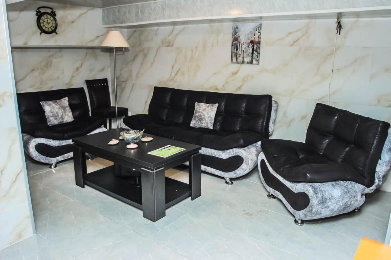 באטומי Hotel Istanbul מראה חיצוני תמונה