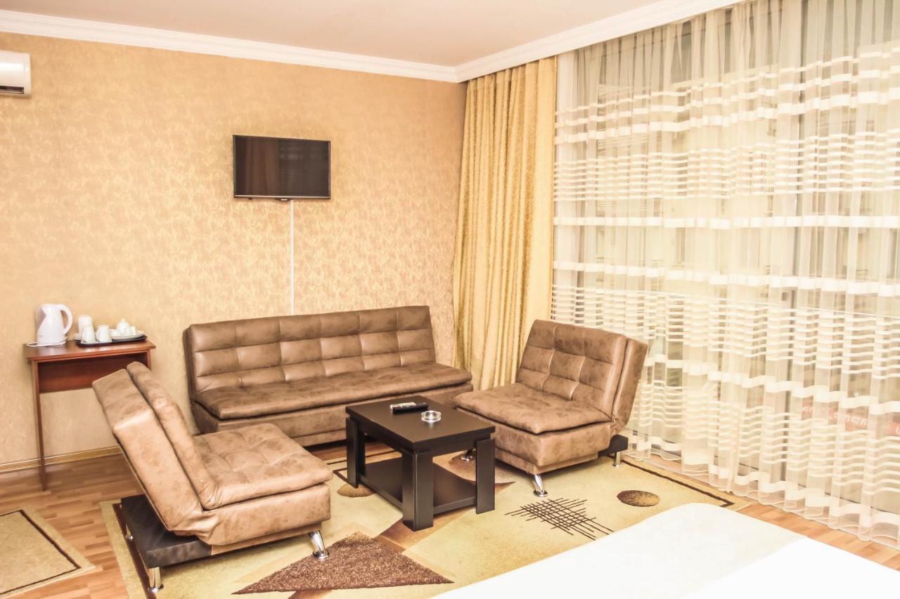 באטומי Hotel Istanbul מראה חיצוני תמונה